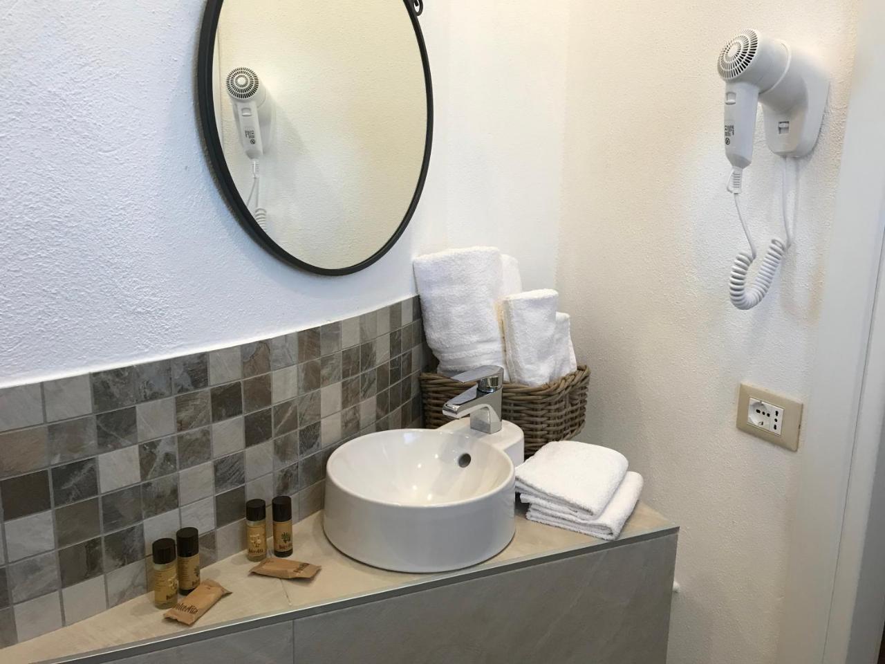 Hotel Cambogia Zibido San Giacomo Екстериор снимка